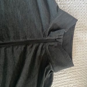 Vuori ease performance half zip.  Large. Gray.